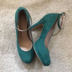 Alegra K Emerald Green Pump Style Shoe with Ankle Strap and 5 Inch Heel-Size 9.5